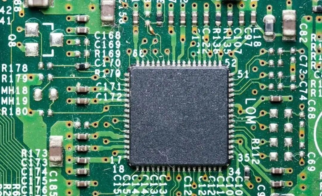 What Do Different PCB Colors Represent? Why Are Most PCBs Green Today?