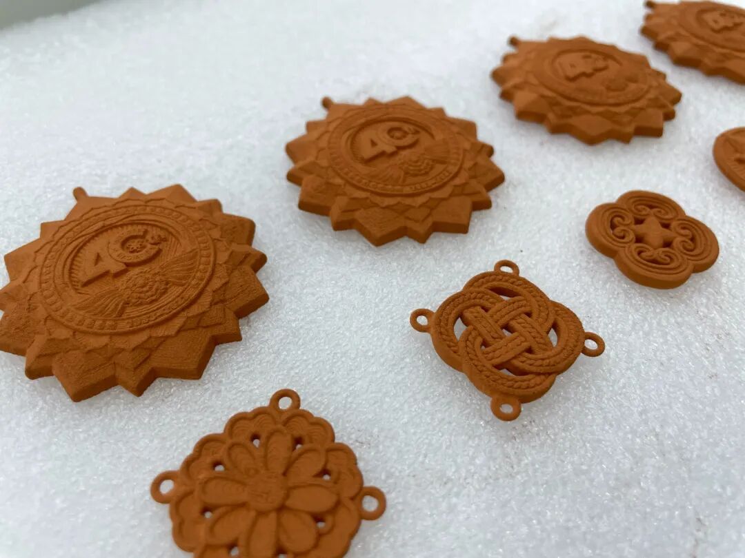 EASYMFG: Exploring New Opportunities for 3D Printed Metals in Jewelry Making