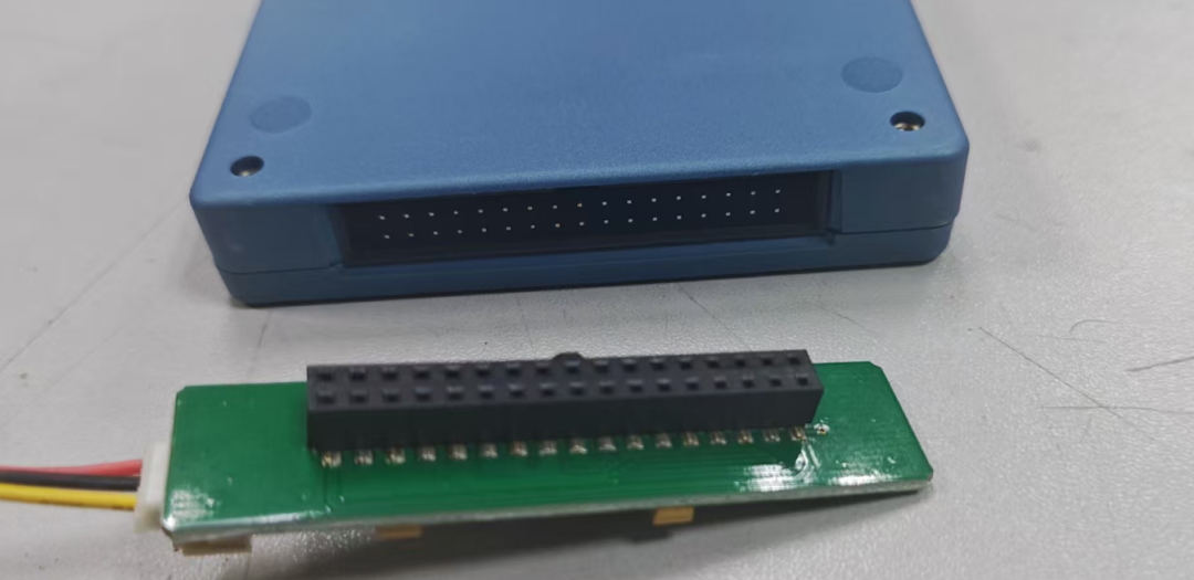 Disassembling the "Resident Identity Card Reader" - Is This Antenna Circuit Board Stuck with Strong Adhesive?