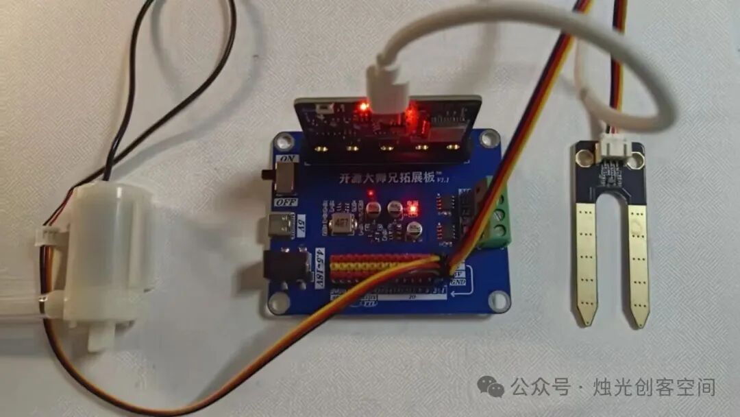 Embedded Micro-Experiment Design: Lesson 18 on Soil Moisture Control for Sixth Grade Information Technology