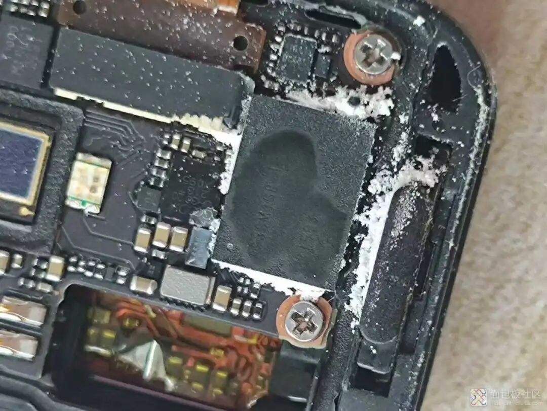 Disassembling the Huawei Band: Exploring the Main Control Chip