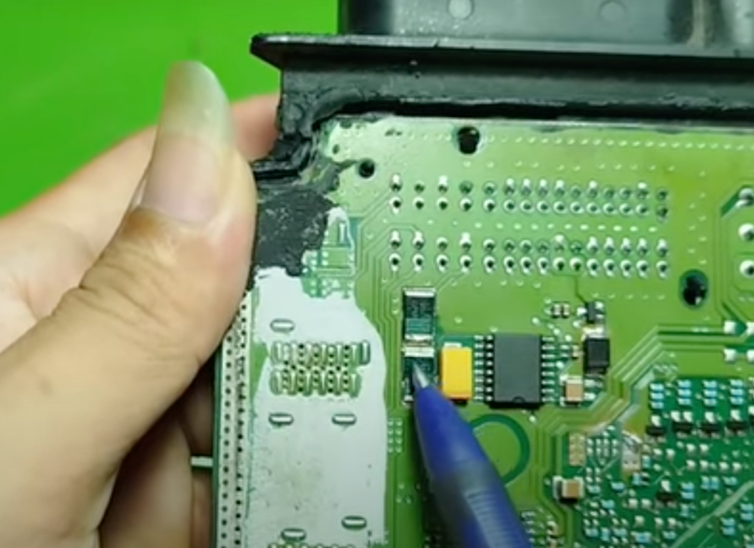 Dissecting the ECU of Kia and Hyundai: Understanding the Function of Each Chip