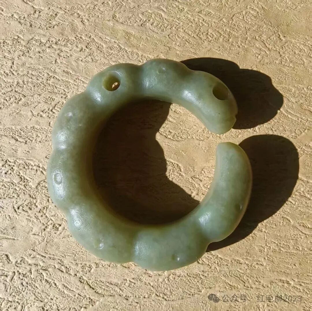 Appreciation: C-Shaped Silkworm