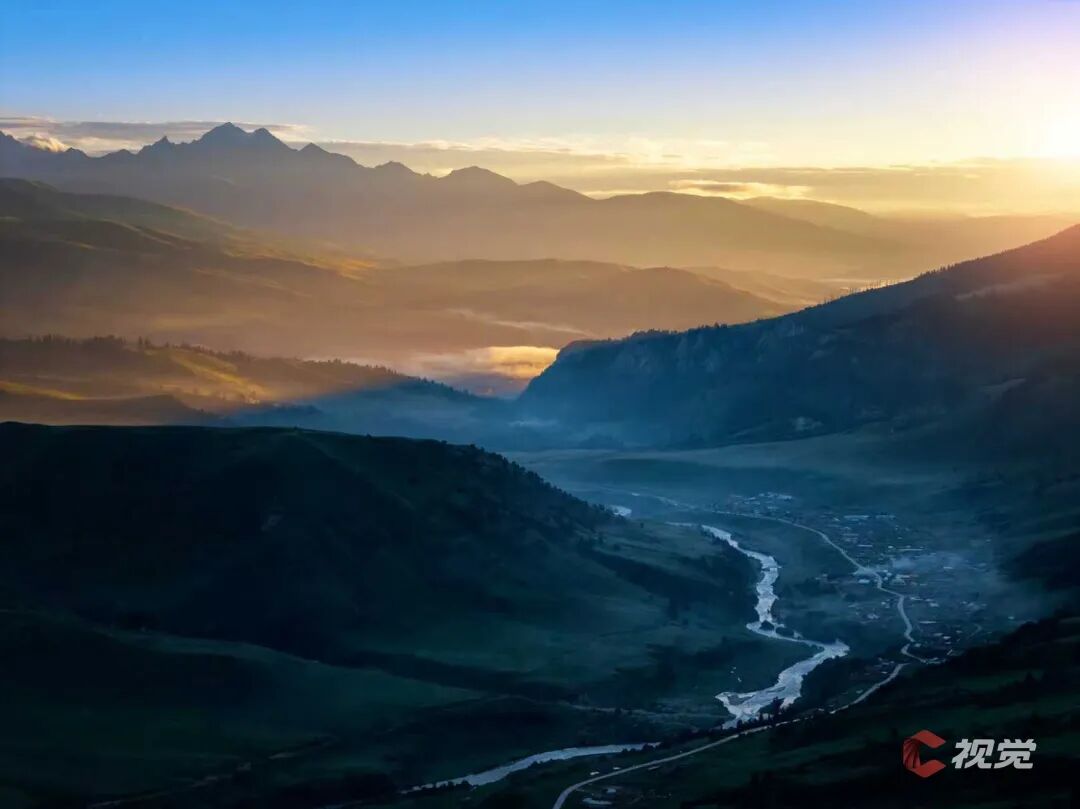 C Vision: A Glimpse of the Snow Mountain (50) | The Intertwining of Snow Mountain and Prairie Flower Sea - The Travel Guide to 'Little Switzerland' in Western Sichuan