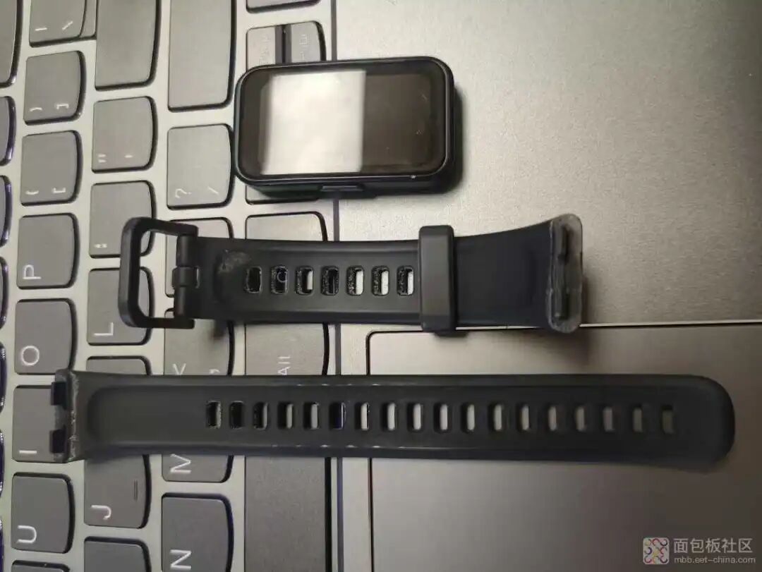 Disassembling the Huawei Band: Exploring the Main Control Chip