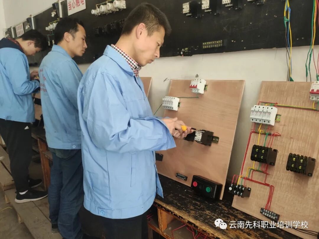 Electrical Engineering Class Student Circuit Board Production Internship