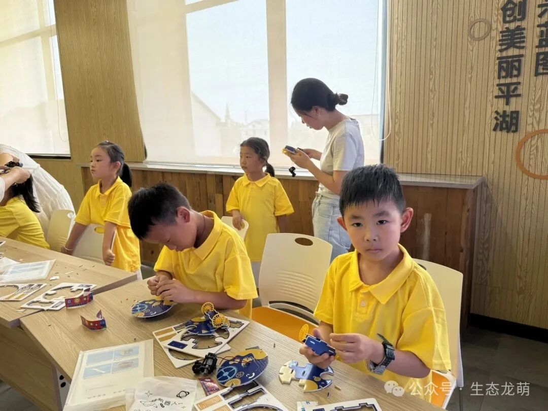 DIY Obstacle Avoidance Robot at the 'Little Farmer' Training Camp