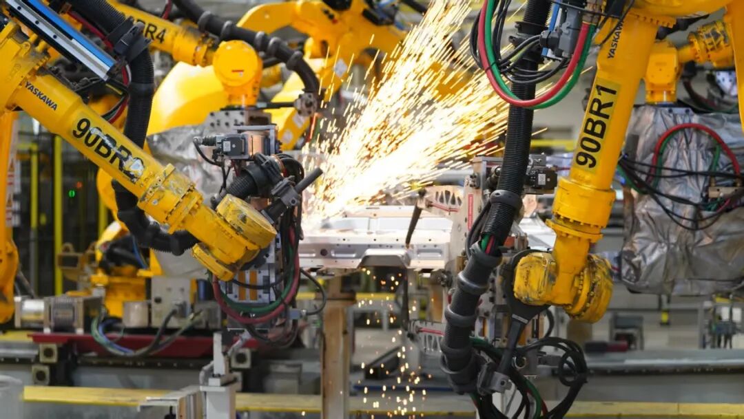 The Evolution of Industrial Robots Driven by MCU Intelligence