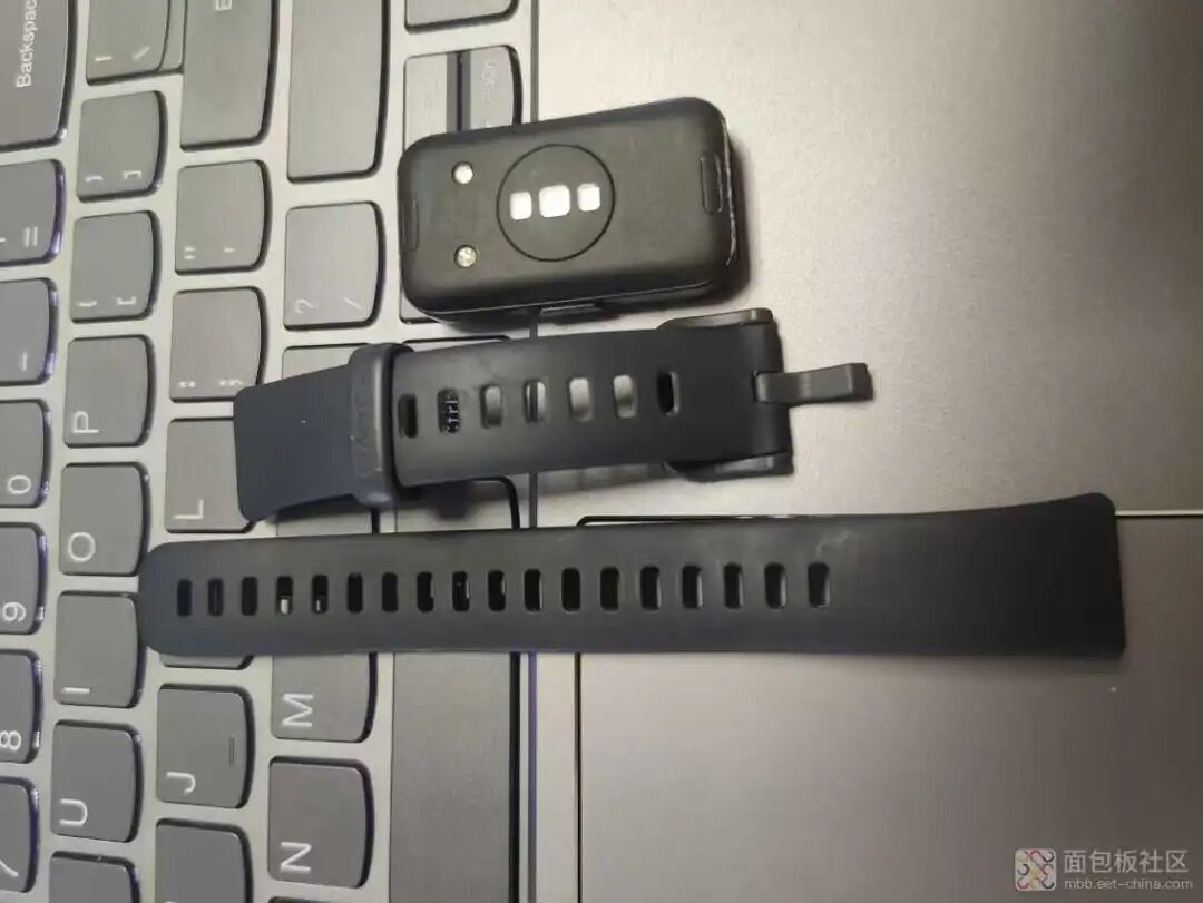 Disassembling the Huawei Band: Exploring the Main Control Chip