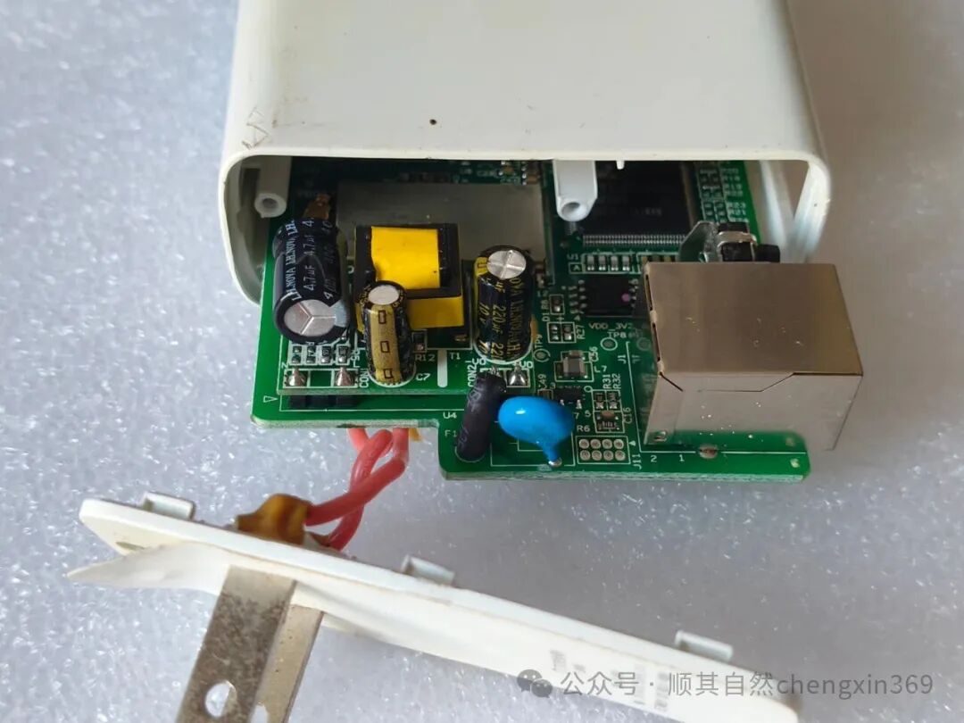Disassembling a Zigbee Bridge