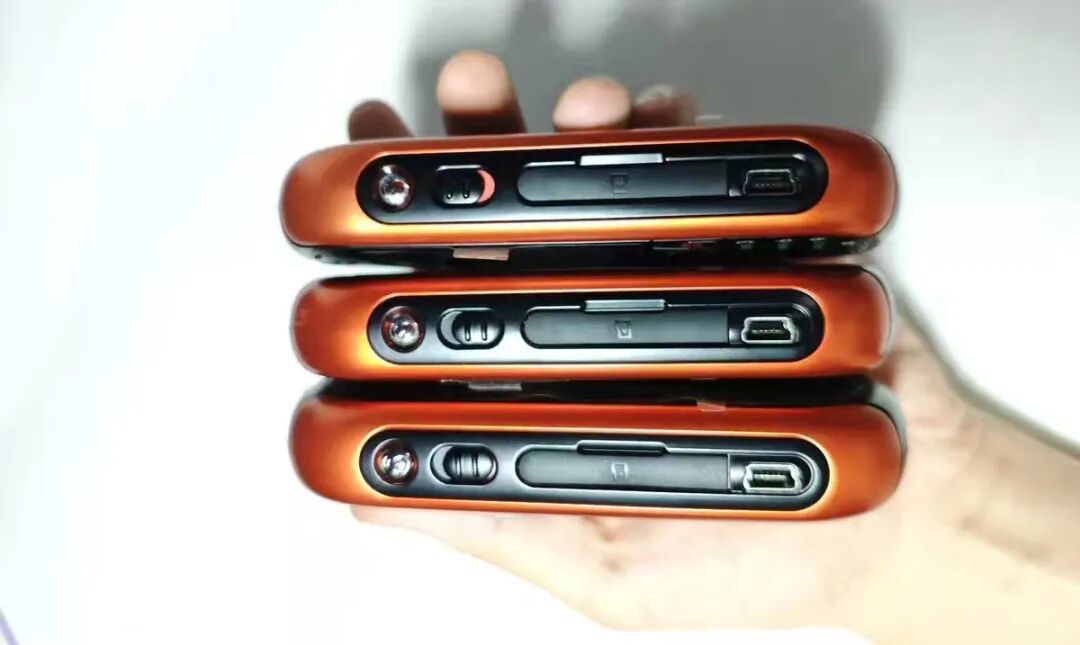 A Large Number of MOTO Music Phones Flooding the Market, Running Linux, Priced at 95 Yuan