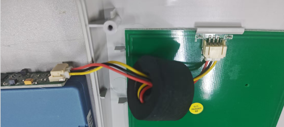 Disassembling the "Resident Identity Card Reader" - Is This Antenna Circuit Board Stuck with Strong Adhesive?