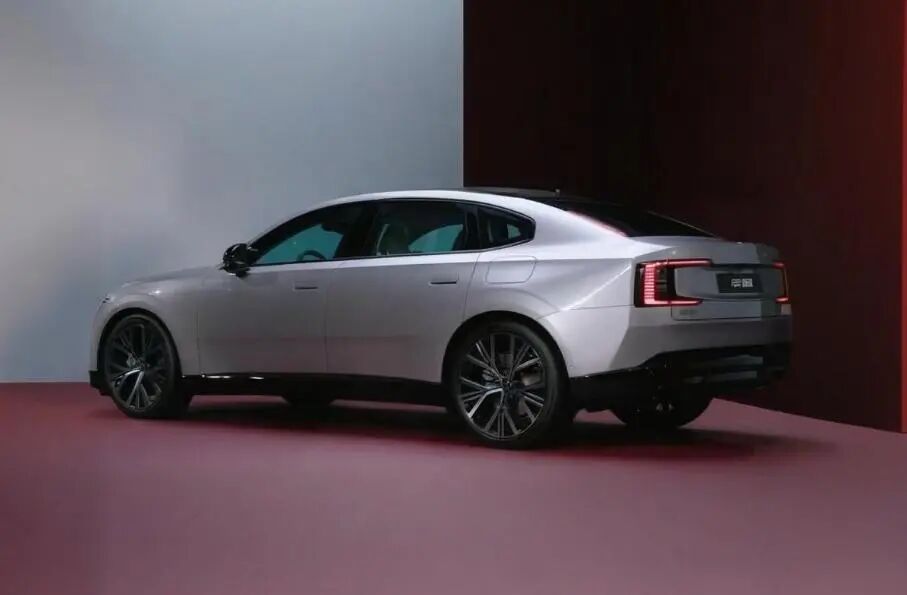 Volvo Takes Action! The All-New All-Electric C-Class Car Unveiled, Charging for 10 Minutes to Drive 300 Kilometers, Competing with Domestic Brands