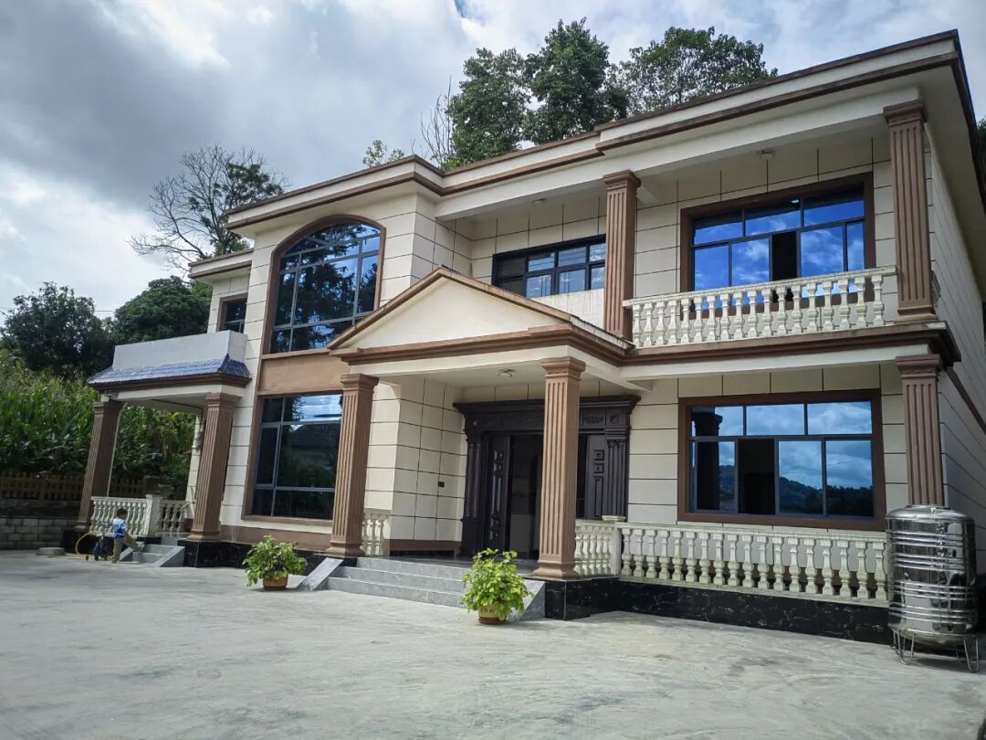 Revitalizing Hot Spring Town: A Benchmark Household's Transformation through 'Two Cleanings, Two Modifications, and Two Governance'