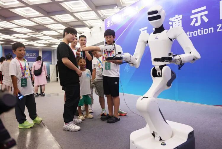 Robots Engage in 'Combat' and Make Tanghulu
