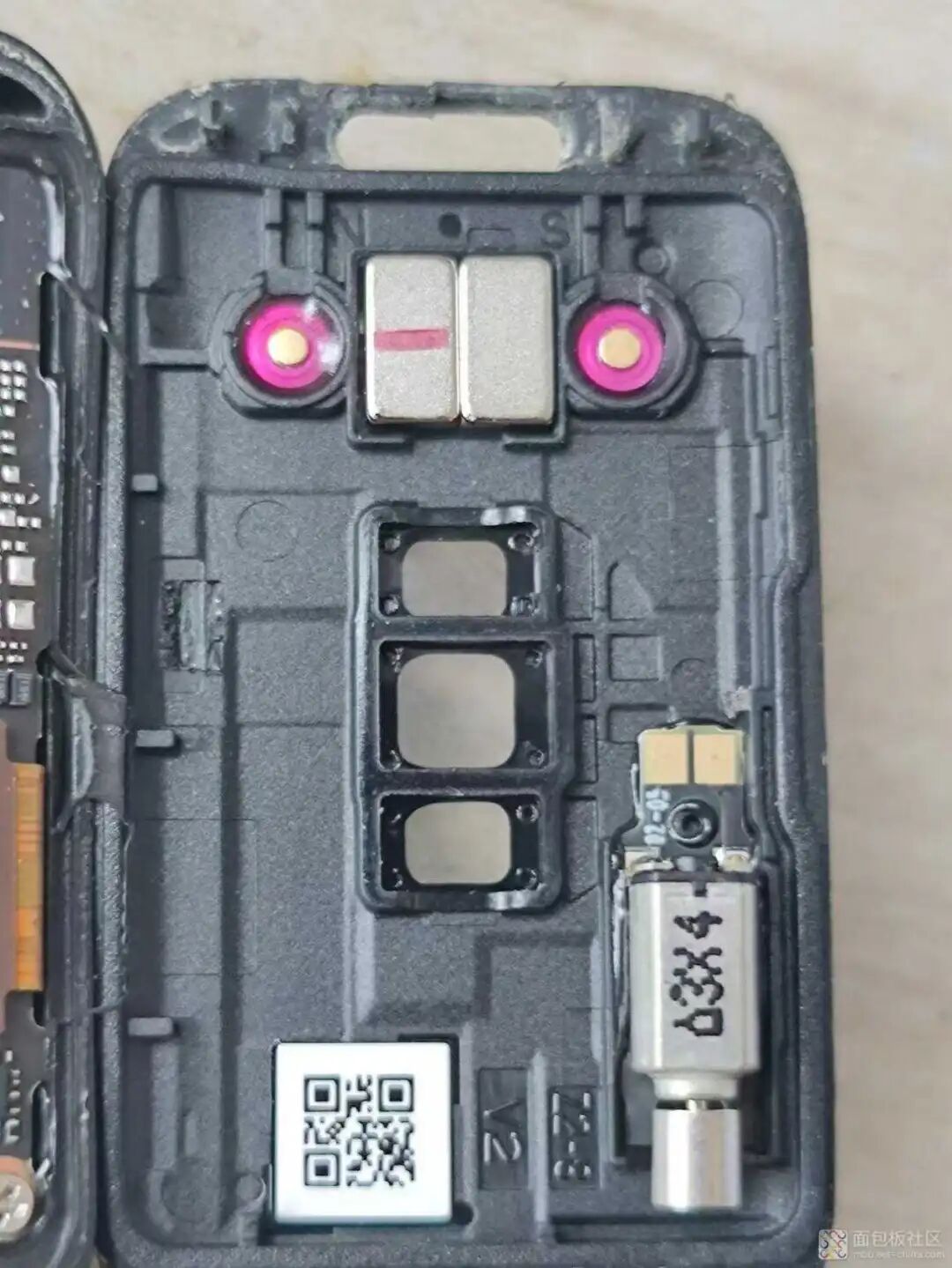 Disassembling the Huawei Band: Exploring the Main Control Chip