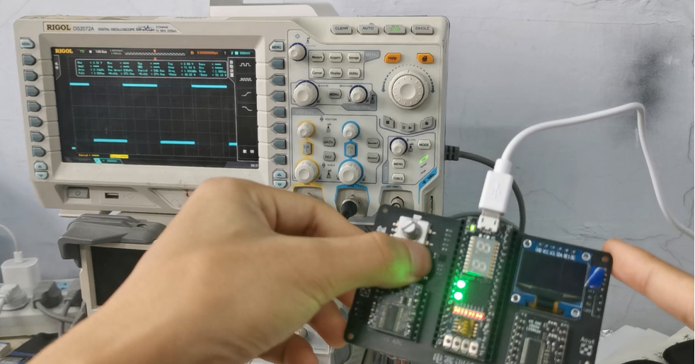One Device for Frequency Modulation and Amplitude Modulation: FPGA DDS Waveform Generator