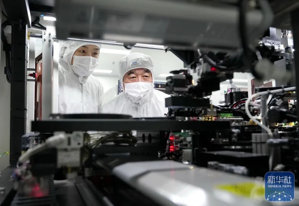 Yang Yongfeng: The Driver of Optical Chip Manufacturing and Intelligent Equipment Connectivity