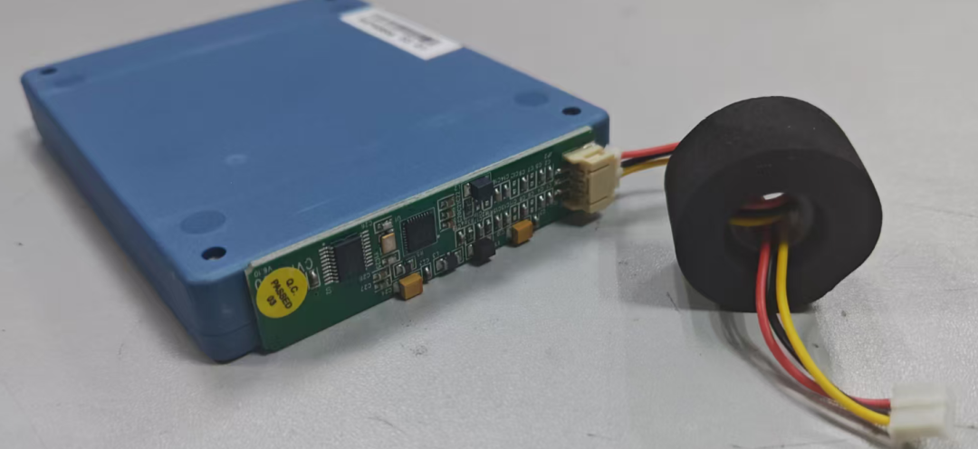 Disassembling the "Resident Identity Card Reader" - Is This Antenna Circuit Board Stuck with Strong Adhesive?
