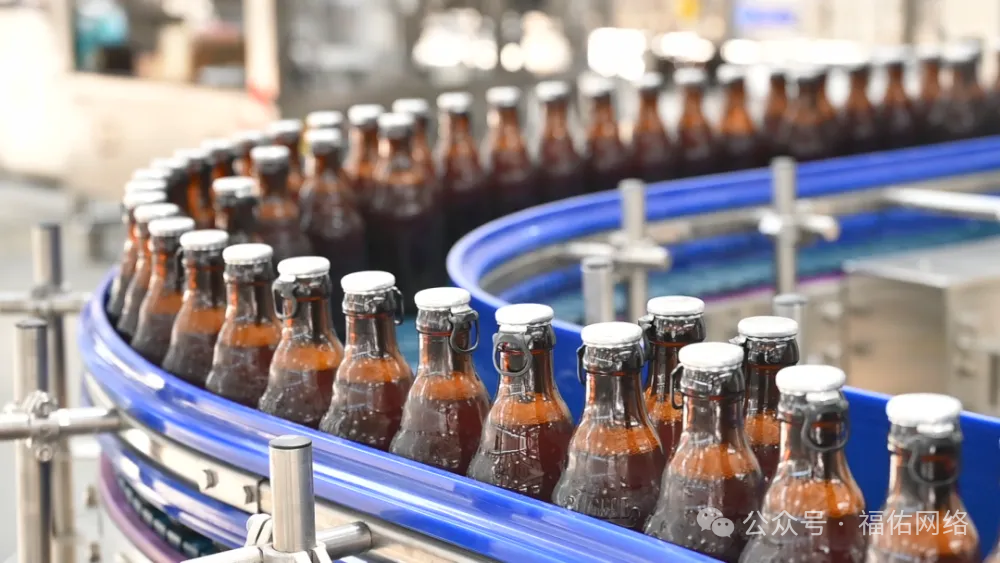 Advantech Factory Automation Solutions - AI Intelligent Monitoring of Bottle Labels to Effectively Identify Subtle Defects and Ensure High-Quality Products
