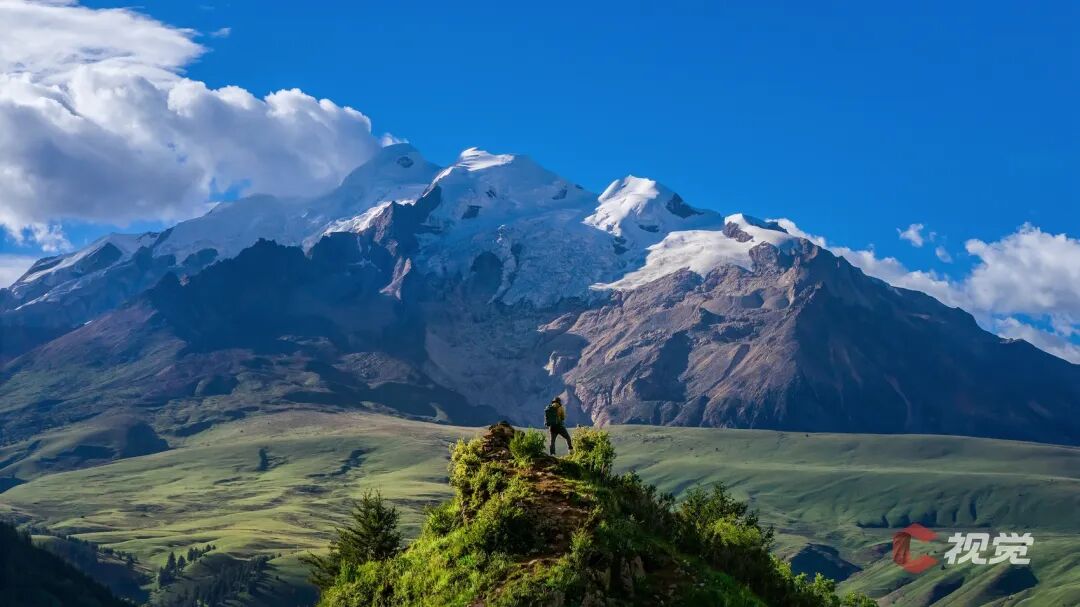 C Vision: A Glimpse of the Snow Mountain (50) | The Intertwining of Snow Mountain and Prairie Flower Sea - The Travel Guide to 'Little Switzerland' in Western Sichuan