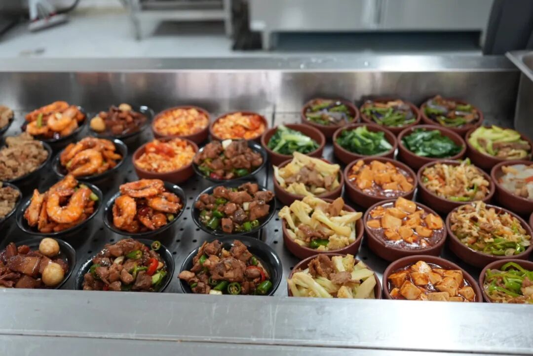 Embedded Meal Assistance Points: Supporting 'Happiness on a Plate'