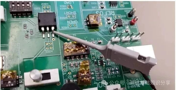 How to Connect an Oscilloscope Probe?