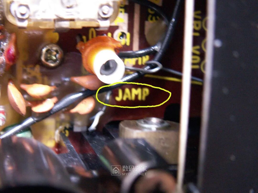 Disassembling a 50-Year-Old Panasonic Tape Recorder: Circuit Board Details Worth Seeing