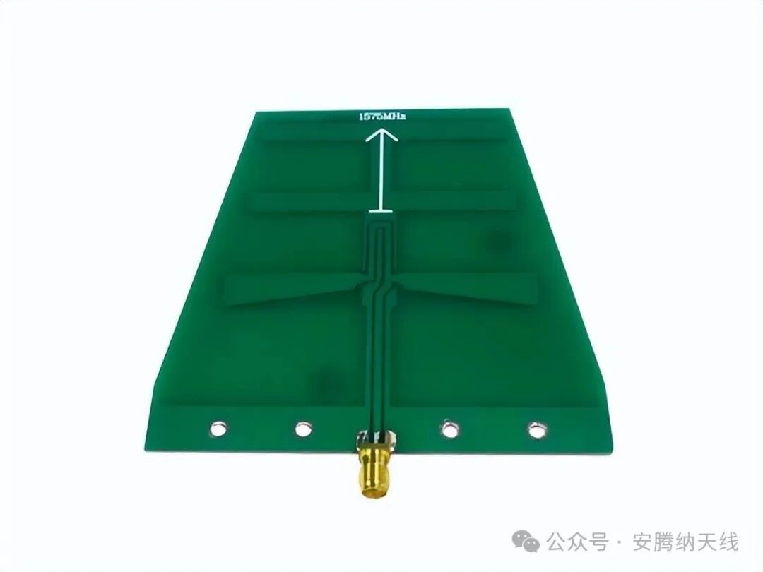1.5G 11dBi Single-Polarized PCB Antenna: A Choice for Mid-High Frequency Bands!