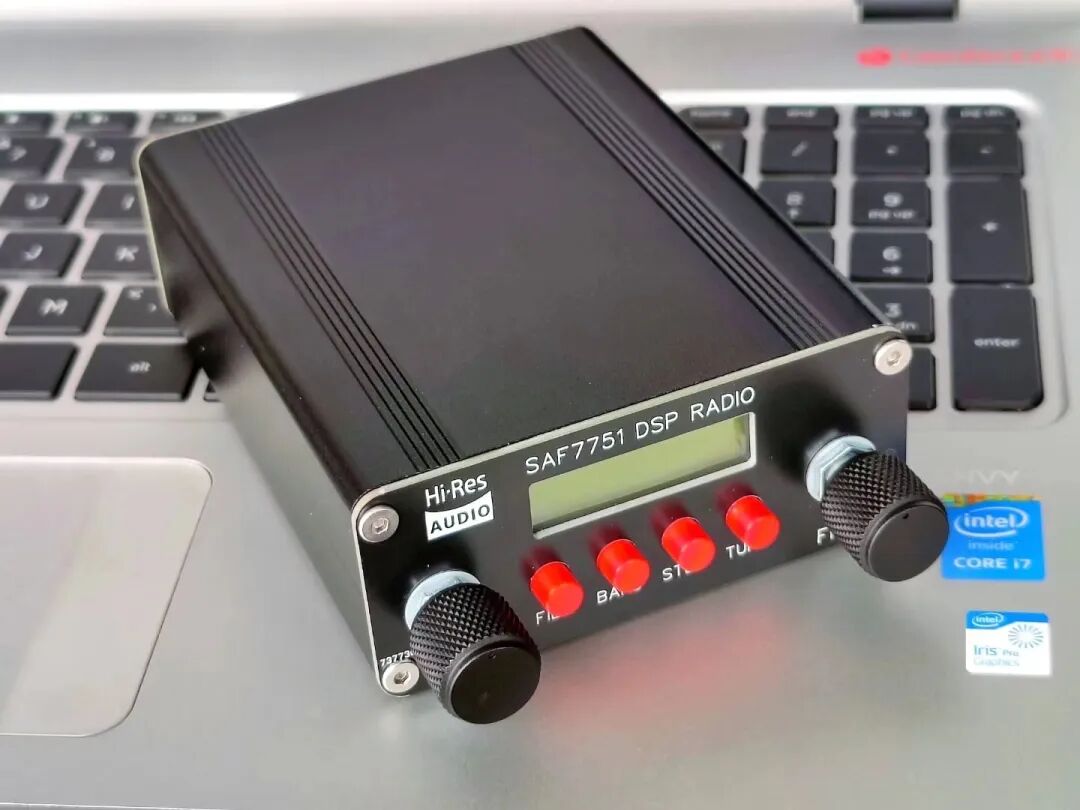 Modern IX35 In-Car Radio Based on NXP SAF7751 DSP Chip