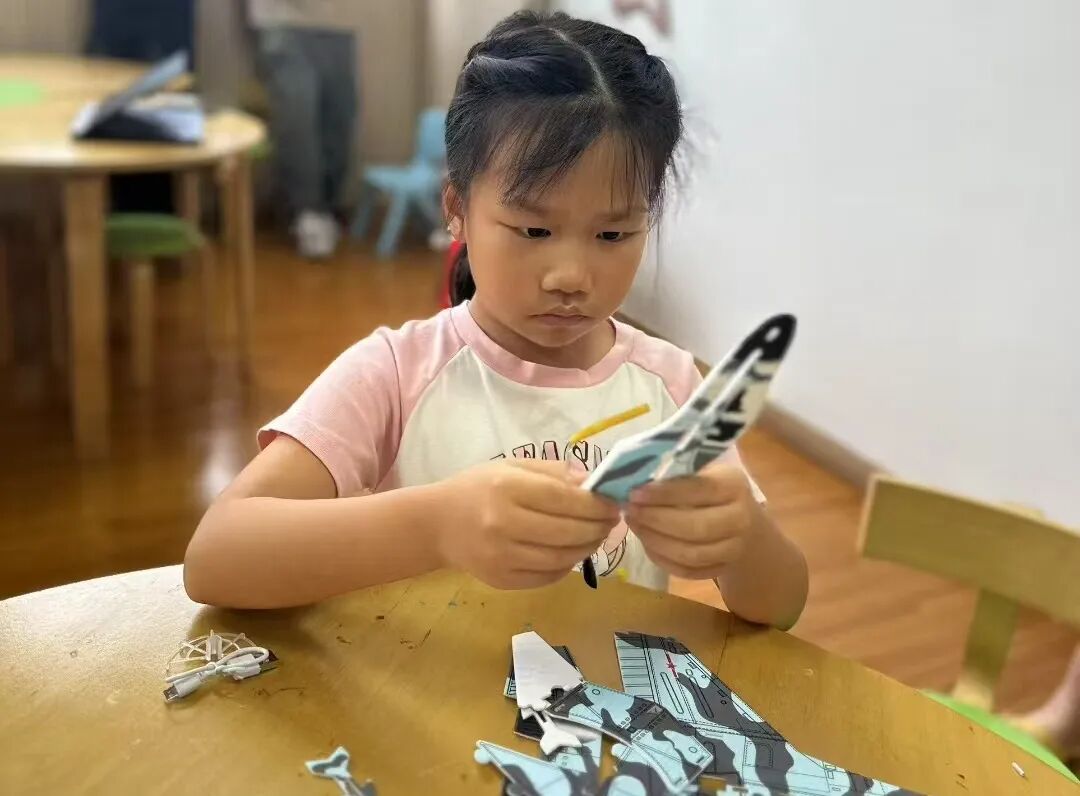 Childlike Ingenuity Builds a Technological Dream: DIY Drone Event "Let Dreams Take Flight"