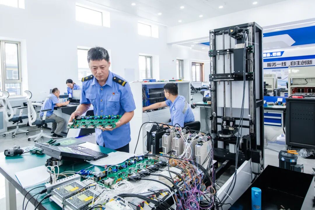 A New Era: Railway Model Wang Yong - A Brilliant Life on Circuit Boards