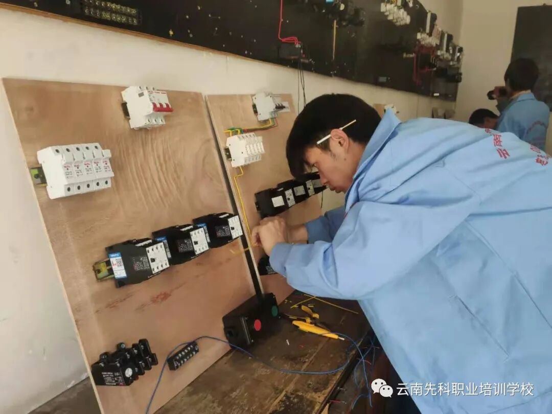 Electrical Engineering Class Student Circuit Board Production Internship