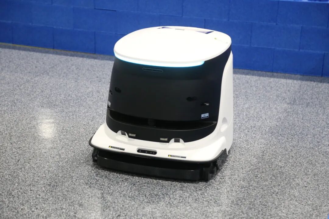 Yueyang Intelligent Manufacturing Heads to Germany! The Hardcore Operations Behind 27 Robots' Lightning Clearance