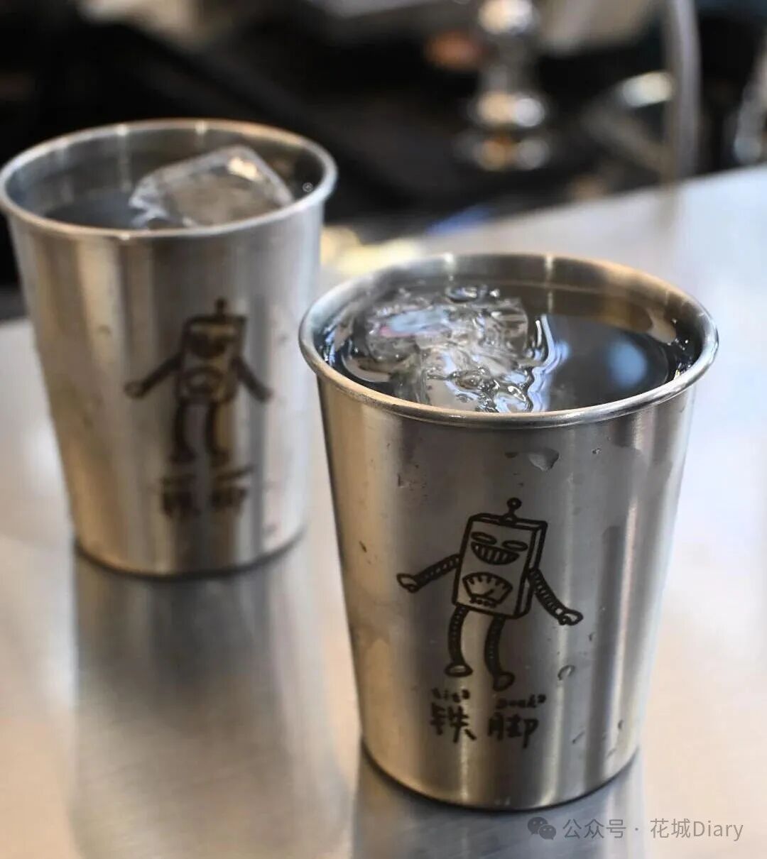 A Fascinating Robot Coffee Shop in Guangzhou
