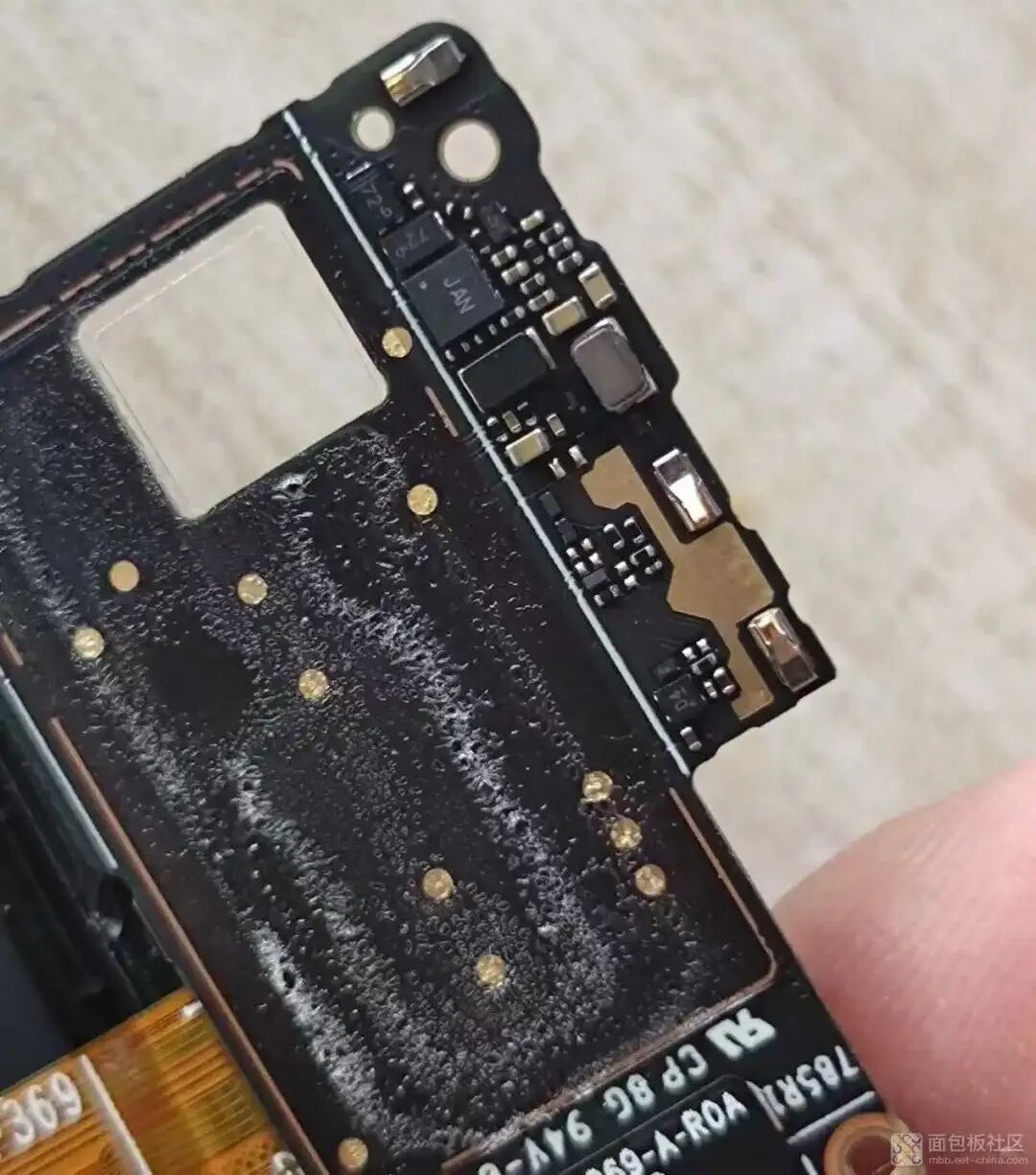 Disassembling the Huawei Band: Exploring the Main Control Chip