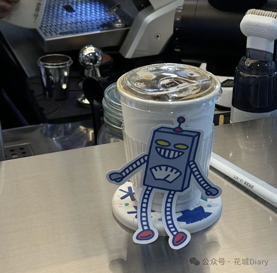 A Fascinating Robot Coffee Shop in Guangzhou