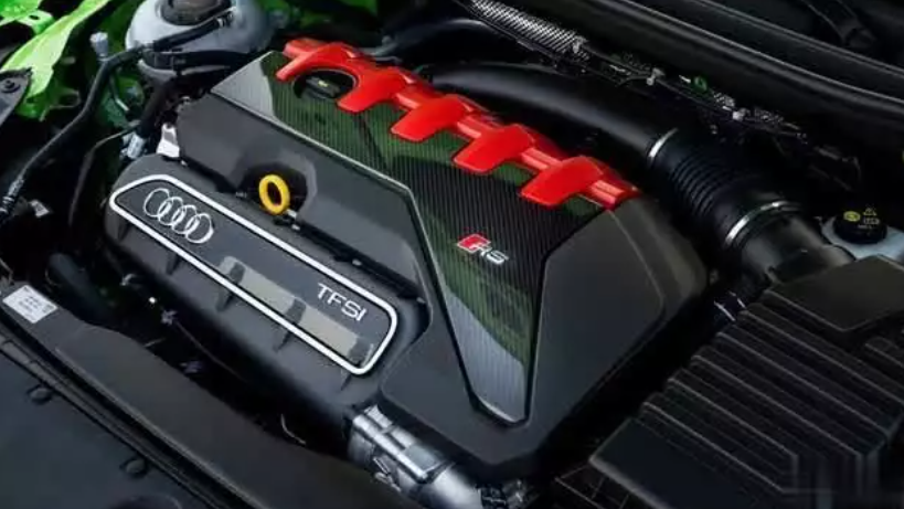 The Ultra-Powerful Volkswagen Golf R Equipped with Audi's 2.5T Turbo Engine, Boasting 400 Horsepower and 0-100 km/h in 3.8 Seconds!