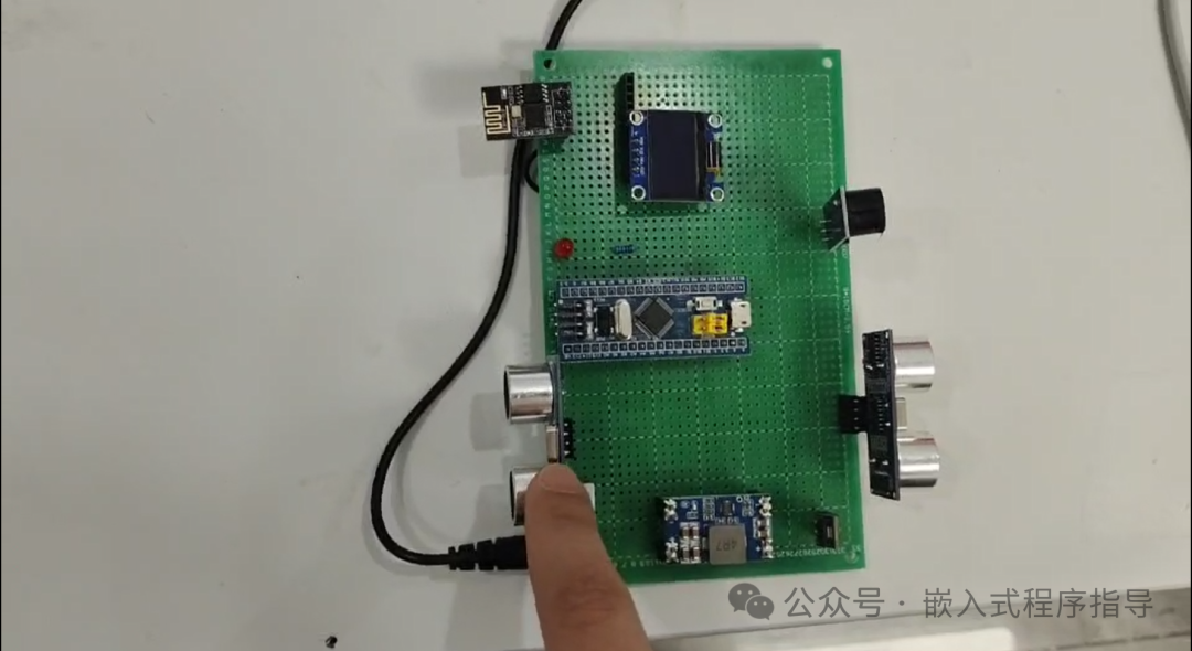 Vehicle Intelligent Collision Warning Device Based on Embedded System (Ultrasonic Distance Measurement Module (Front) + Buzzer (Proximity Alarm) + OLED Display)