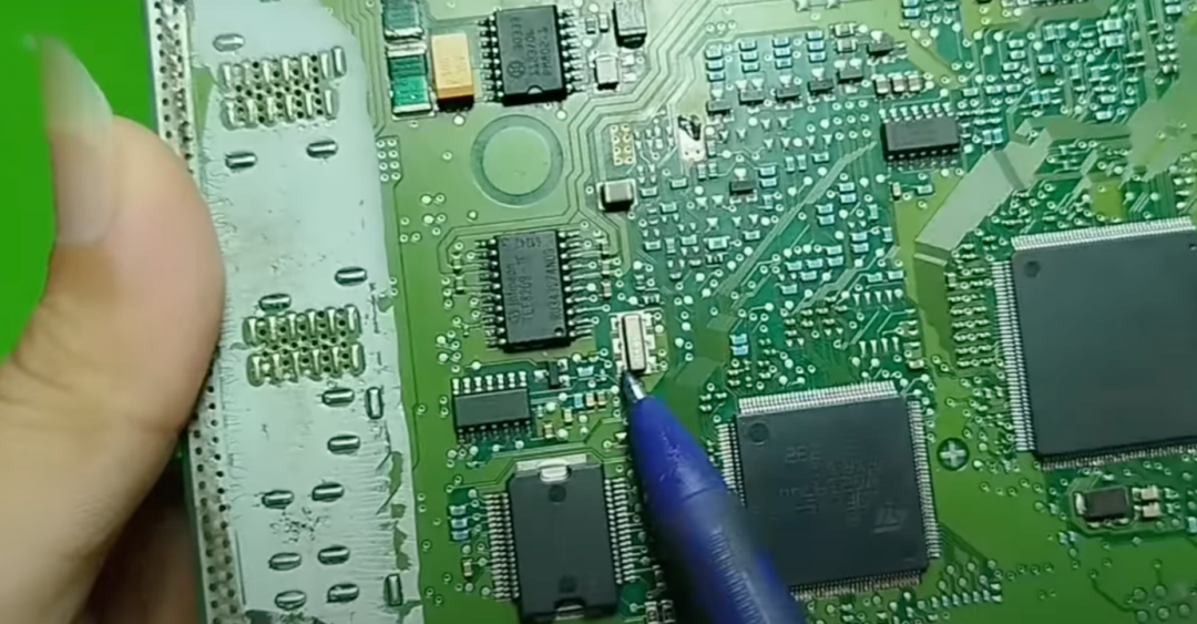 Dissecting the ECU of Kia and Hyundai: Understanding the Function of Each Chip