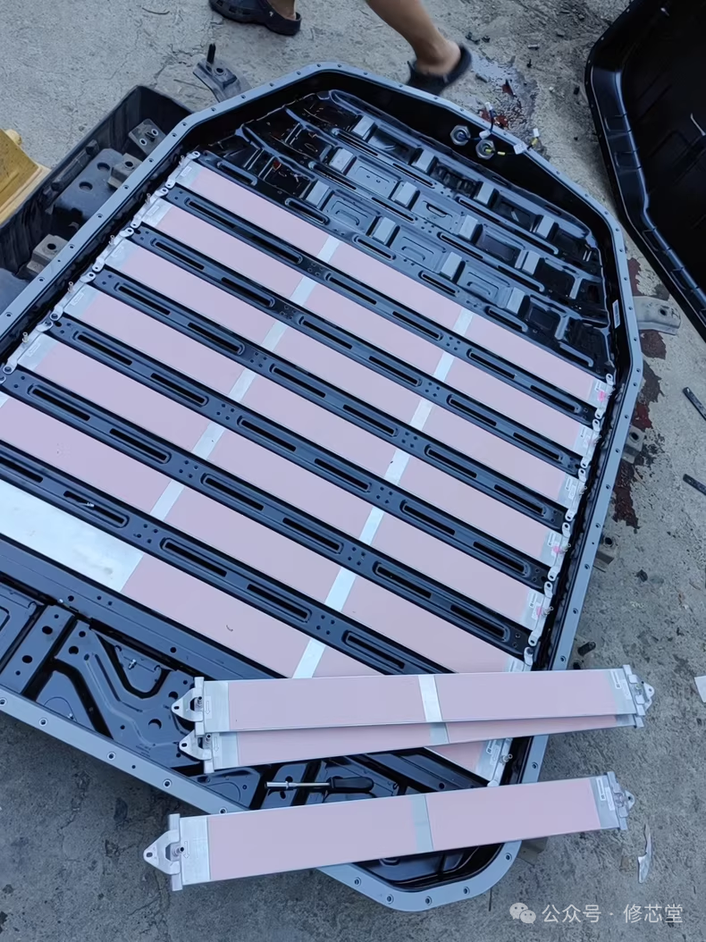 What Are the Main Structures of Liquid Cooling Plates?