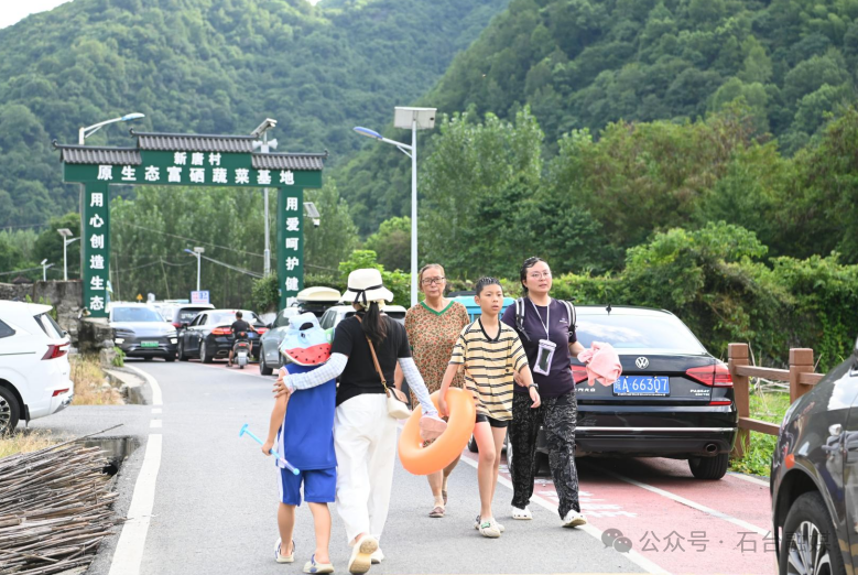 What Makes Xintang Village Popular This Summer?