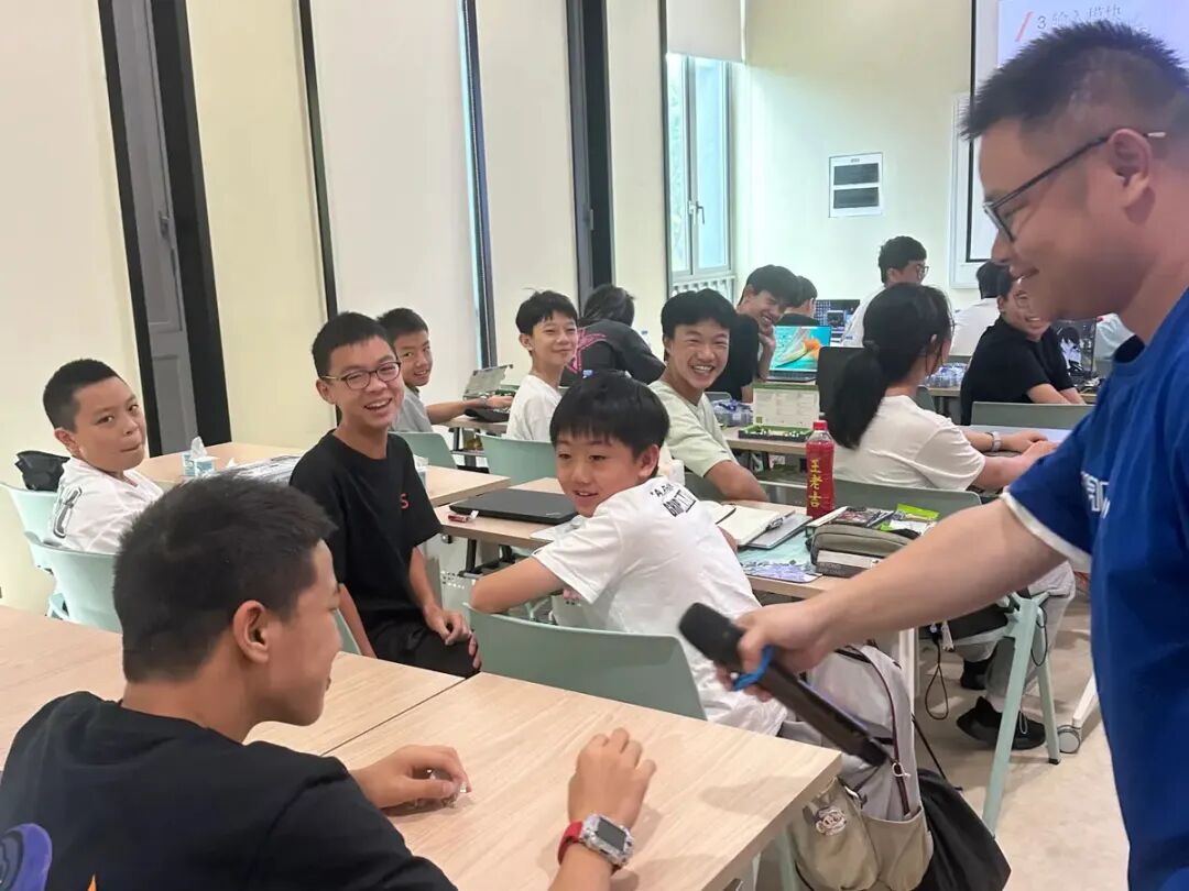 Successful Conclusion of the AIRS 2025 Youth AI Maker Summer Camp!