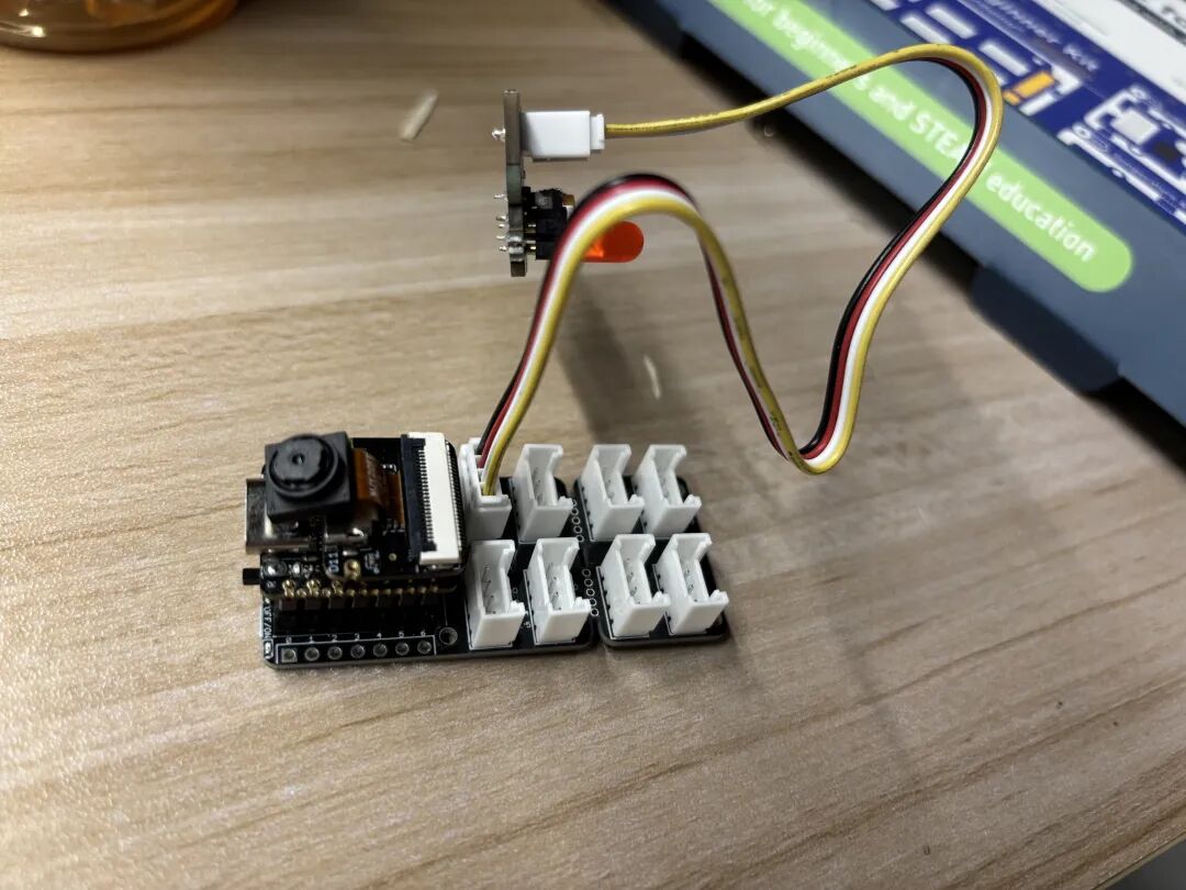Maker Project Showcase | Smart Light Reminder System Based on Arduino and XIAO