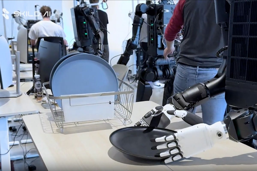 For the First Time! Robots Have a Shared Brain
