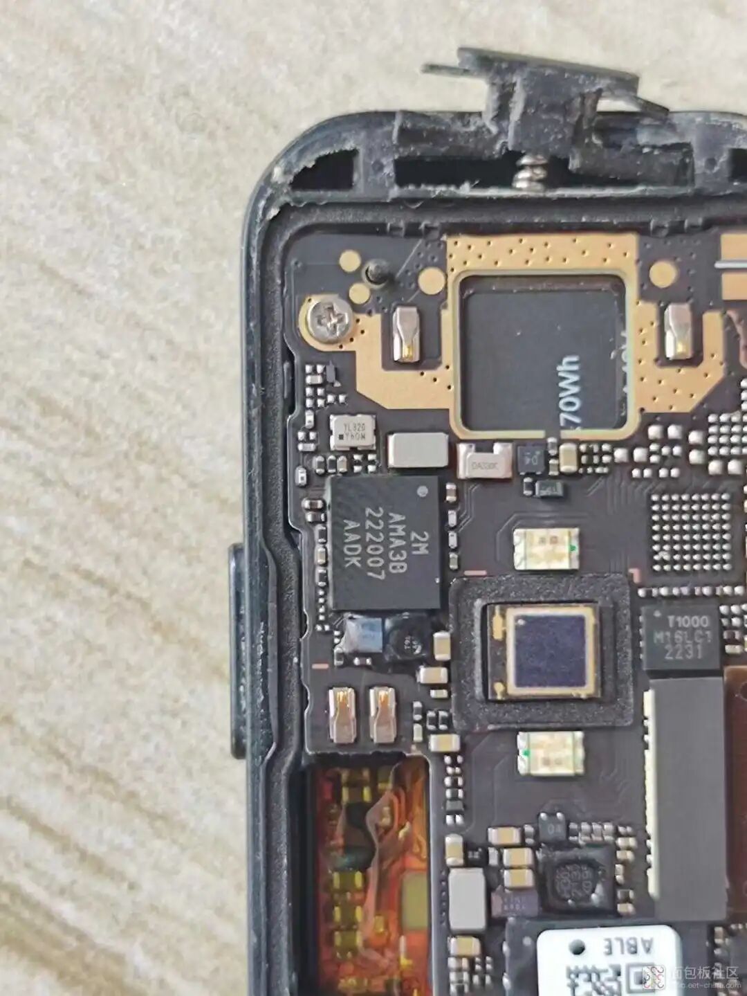 Disassembling the Huawei Band: Exploring the Main Control Chip