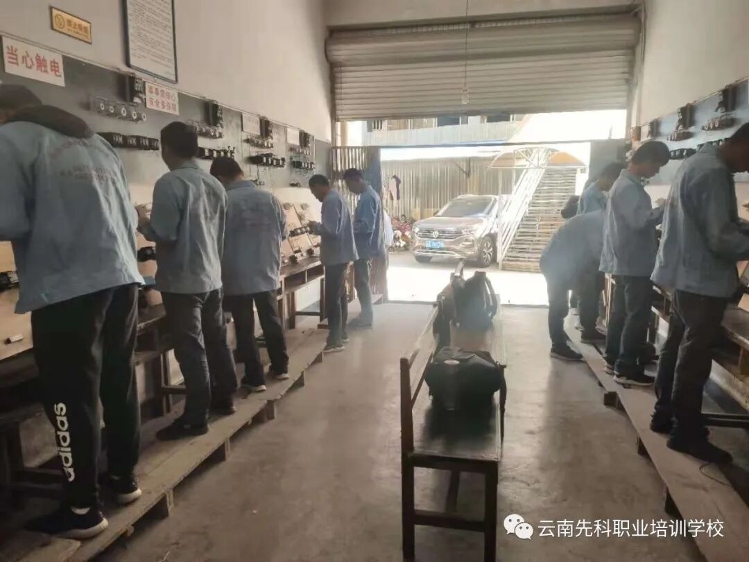 Electrical Engineering Class Student Circuit Board Production Internship