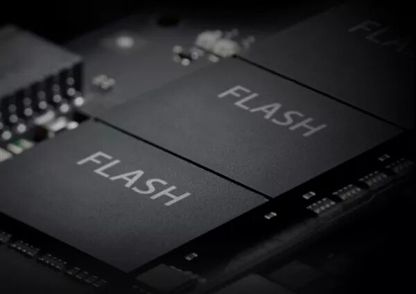 QLC Flash Memory Faces Criticism as Inferior PLC Flash Emerges