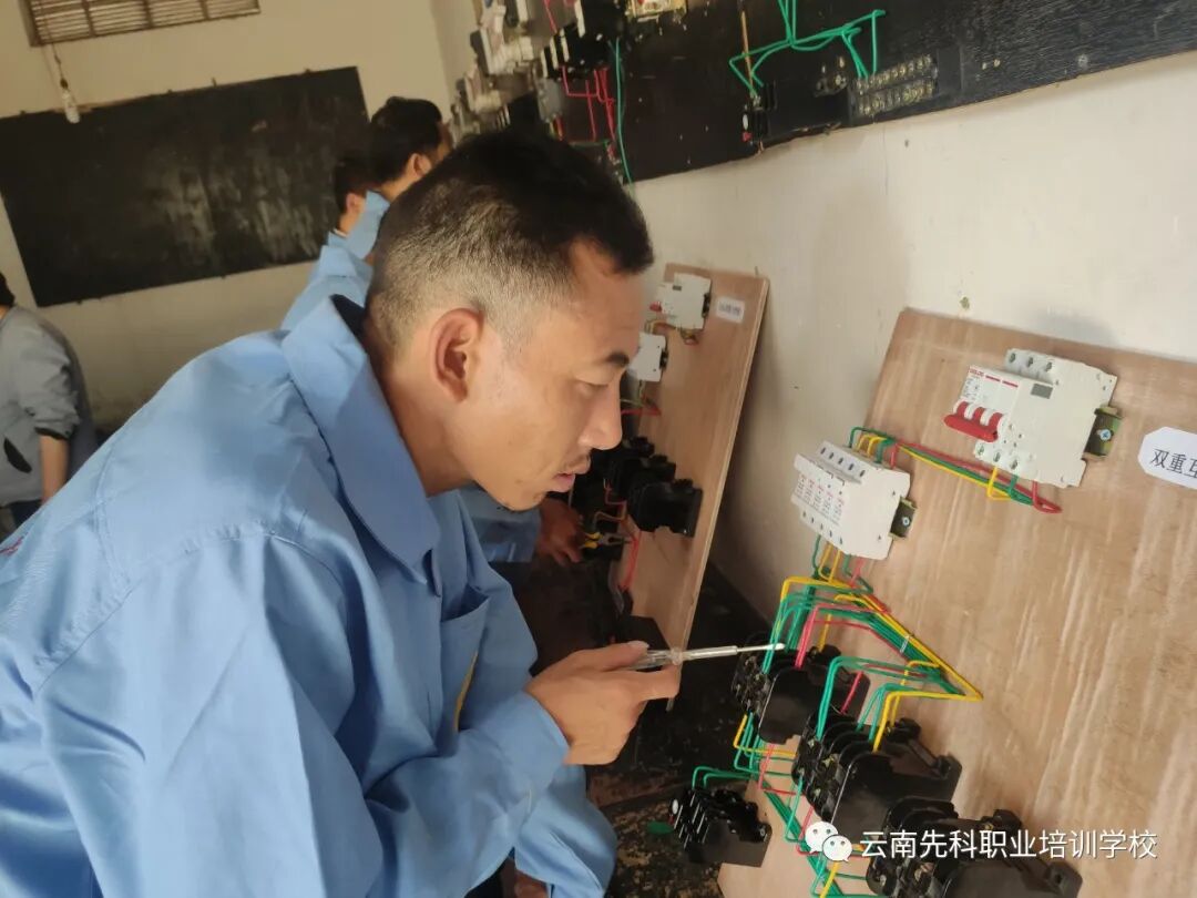 Electrical Engineering Class Student Circuit Board Production Internship