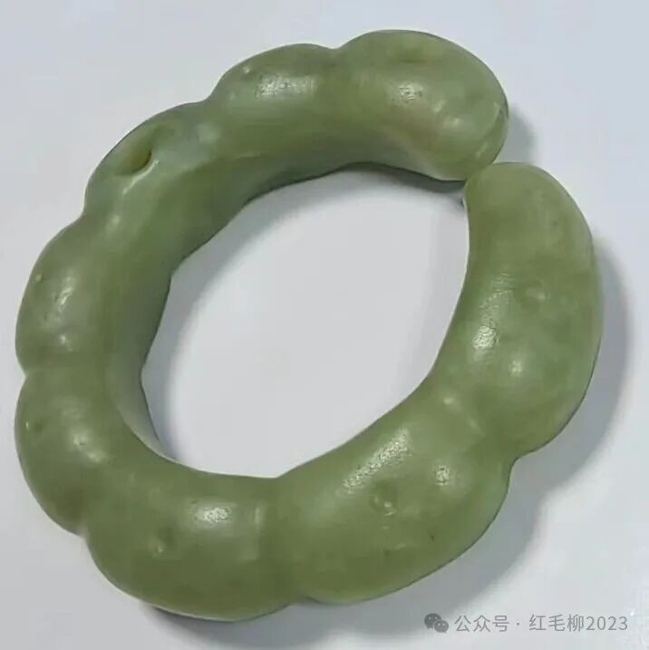 Appreciation: C-Shaped Silkworm